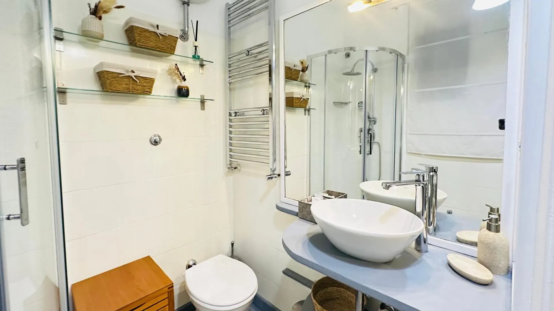 Elegant Two Bedroom Apartment-Colosseum Ρώμη 0*,  Ιταλία